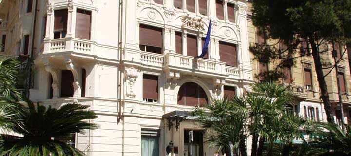 Esterno-hotel-continetal-genova