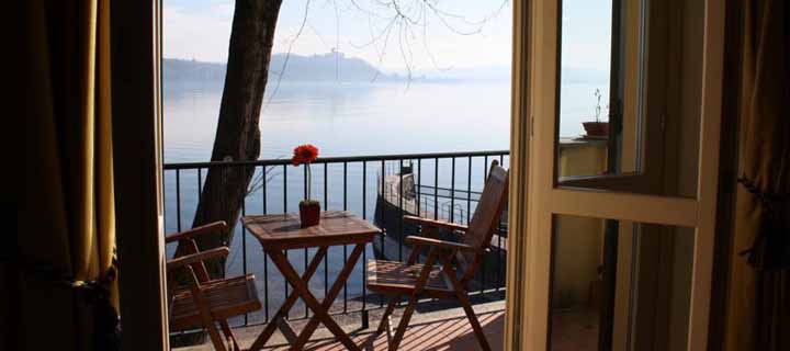 Camera con Terrazza Vista Lago